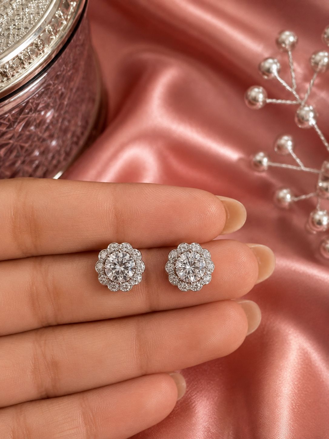 The Radiance Studs, Gold, view 4