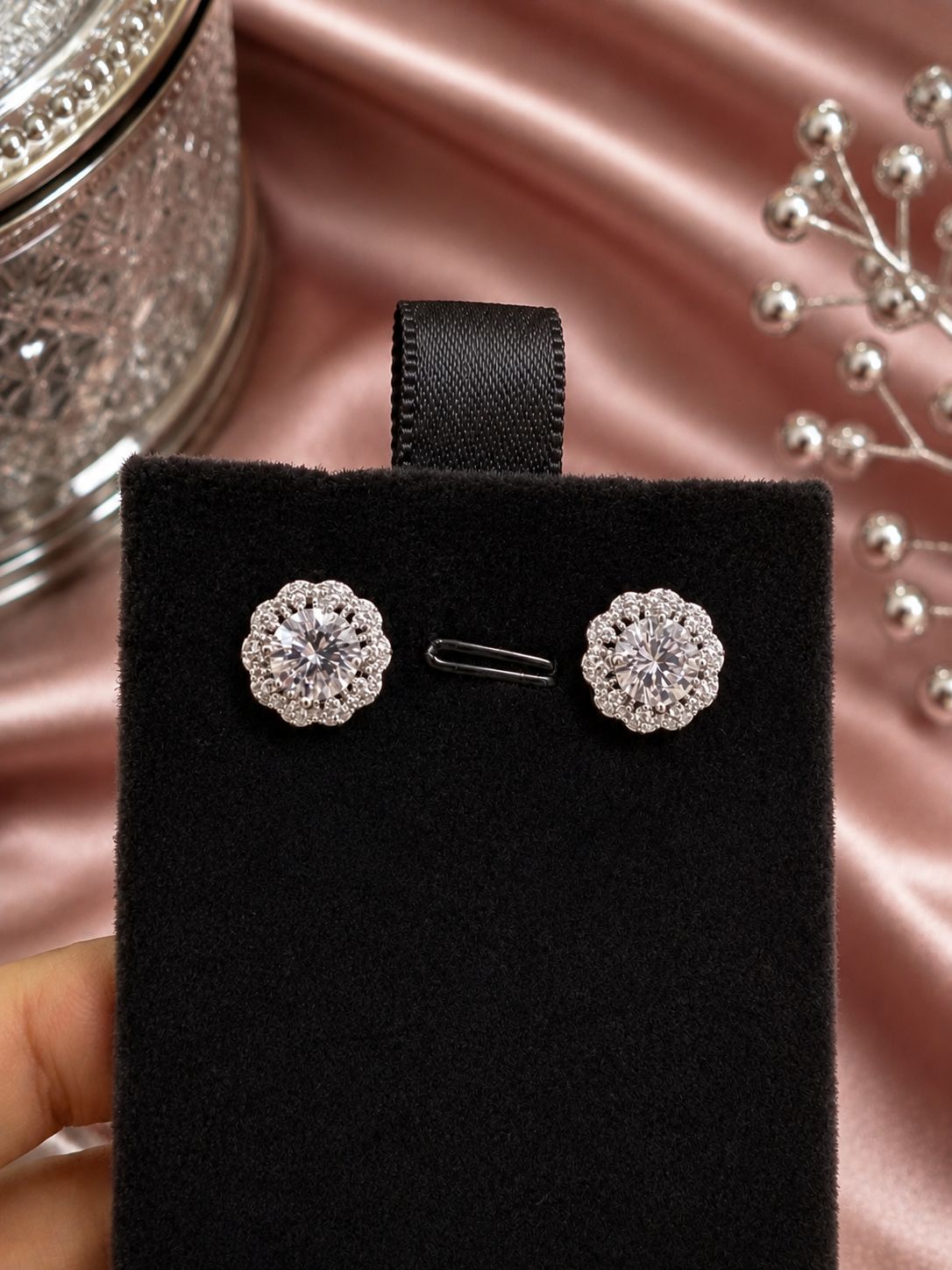 The Radiance Studs, Gold, view 5
